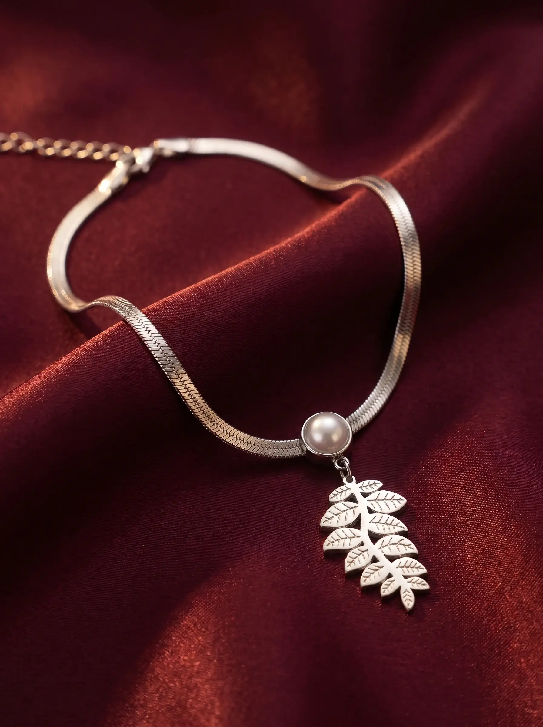 Luna Leaf Pearl Necklace